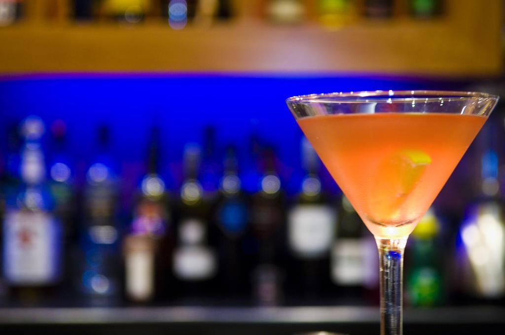 ホテル ザガメズ ハウス メルボルン エクステリア 写真 A cosmopolitan cocktail