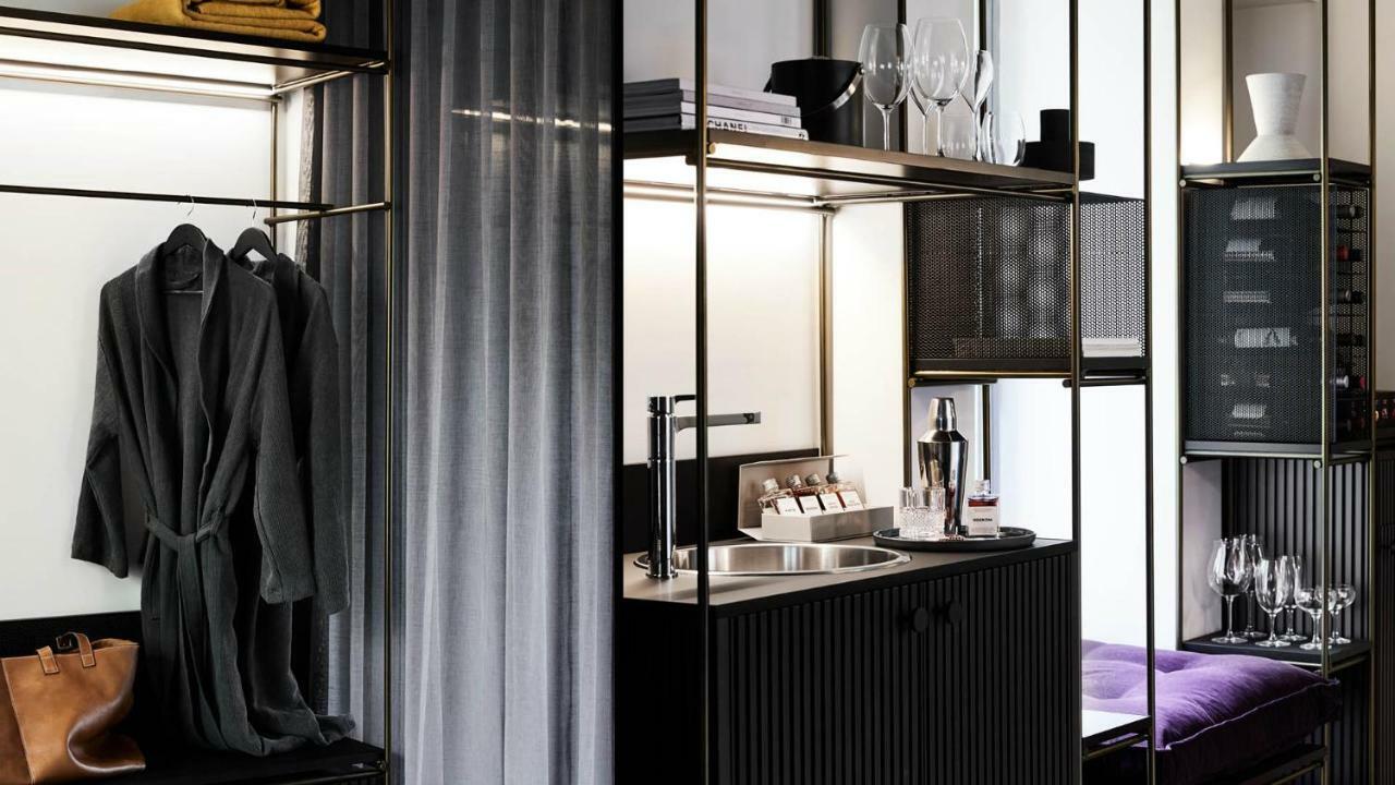 ホテル ザガメズ ハウス メルボルン エクステリア 写真 The interior of a suite at The Standard East Village